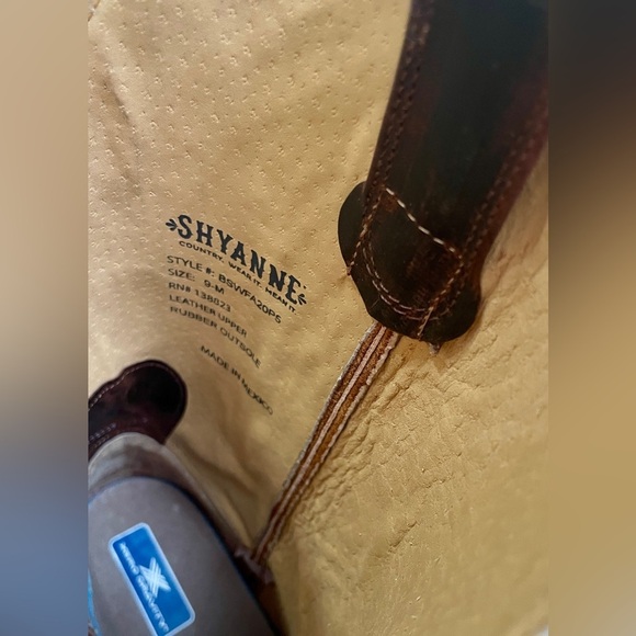 Shyanne Women's Darcy Western Boots - Snip Toe Size 9 EUC/ Like New - Picture 7 of 8